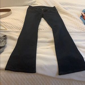 Boot cut jeans:the Riley cut